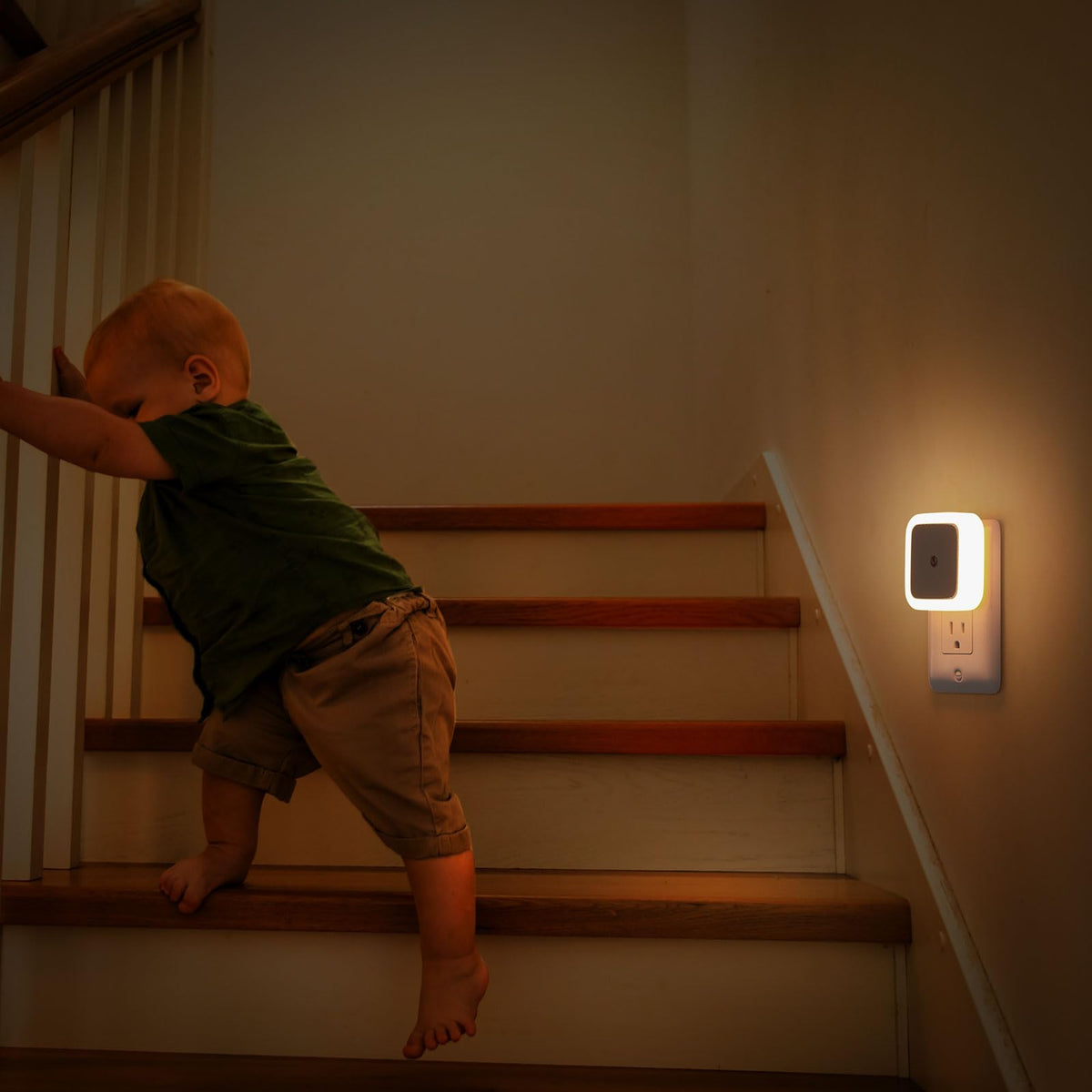 Sujeet Night Light, Night Lights Plug into Wall 8-Pack, Nightlight Plug in Night Light, Dusk to Dawn Night Lamp Led (Red)