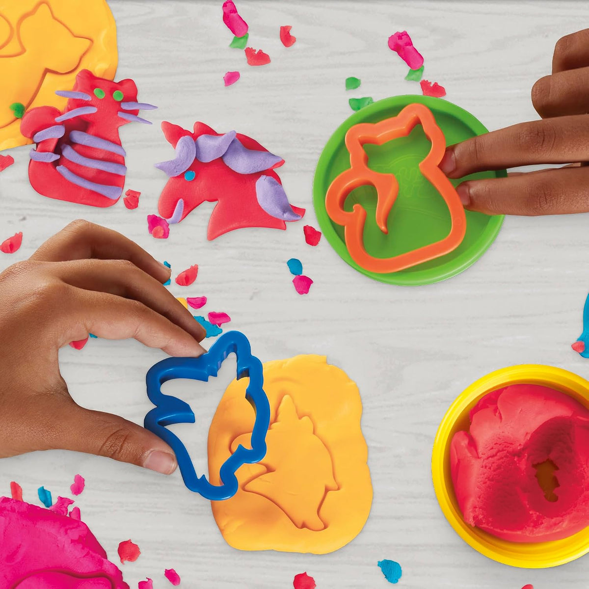 Play-Doh Party Favor Pack, Bulk 24 Pack of Modeling Compound with Cutters, Classroom Supplies for Arts & Crafts, Birthday Gifts & Prize Toys for Kids, Ages 3+ (Amazon Exclusive)